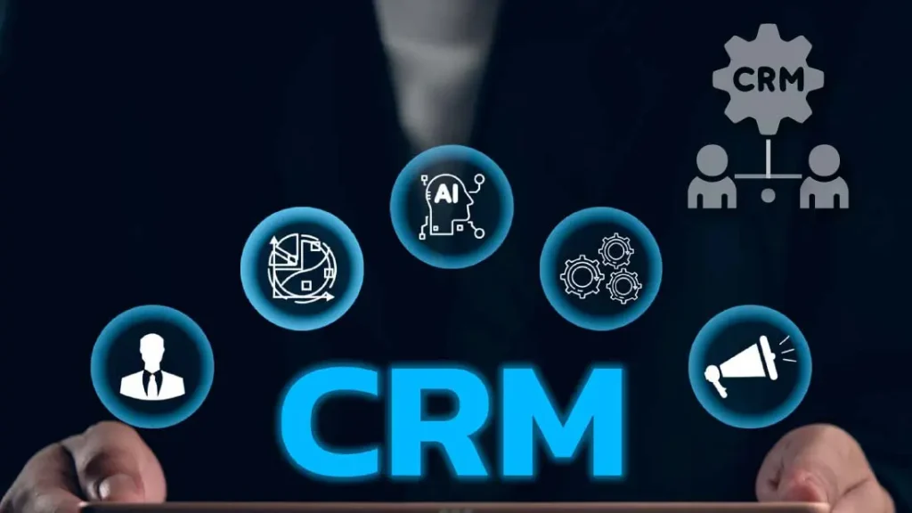 استفاده از ابزار CRM و ترکیب با بازخورد مشتری